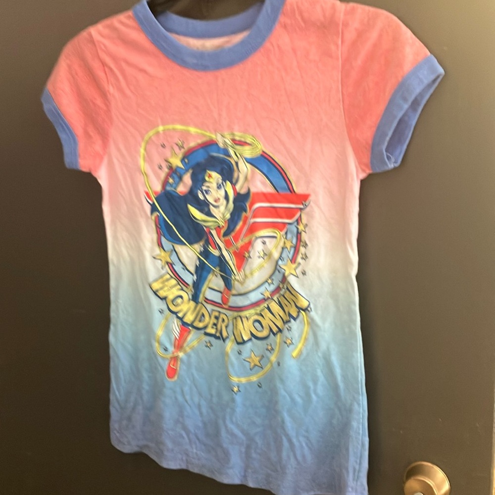 FINAL MARKDOWN Girls wonder woman tee large